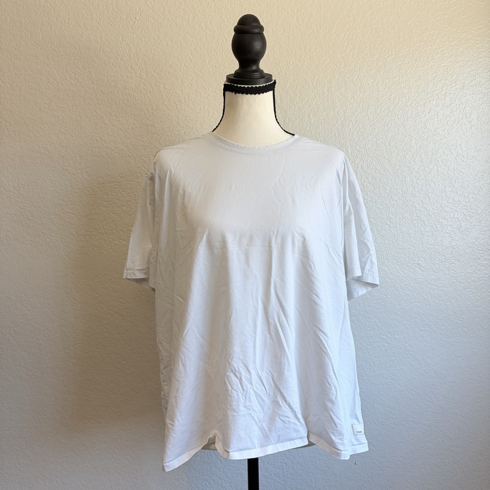 Vuori Women's White Oversized Performance Tee XXL Stretch Crewneck Active Top